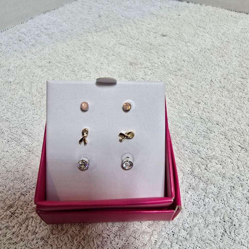 Women's Avon Studio 1886 Earrings One Size Gold Silver Stud Set